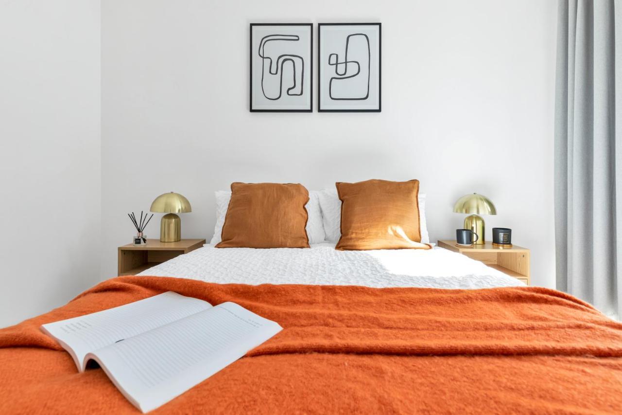 Modern Luxe Apt Just 10 Mins From Tower Bridge! Easy Access To Tube And Bus London Exterior foto