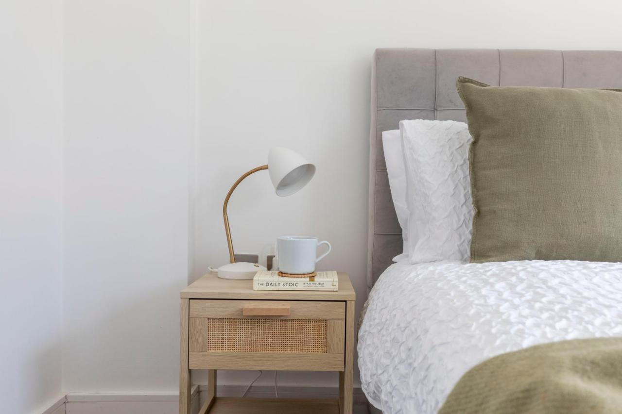 Modern Luxe Apt Just 10 Mins From Tower Bridge! Easy Access To Tube And Bus London Exterior foto