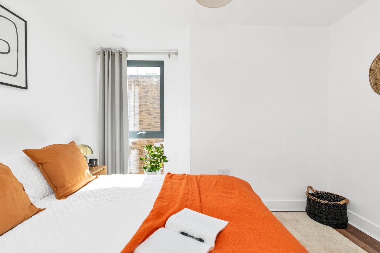 Modern Luxe Apt Just 10 Mins From Tower Bridge! Easy Access To Tube And Bus London Exterior foto