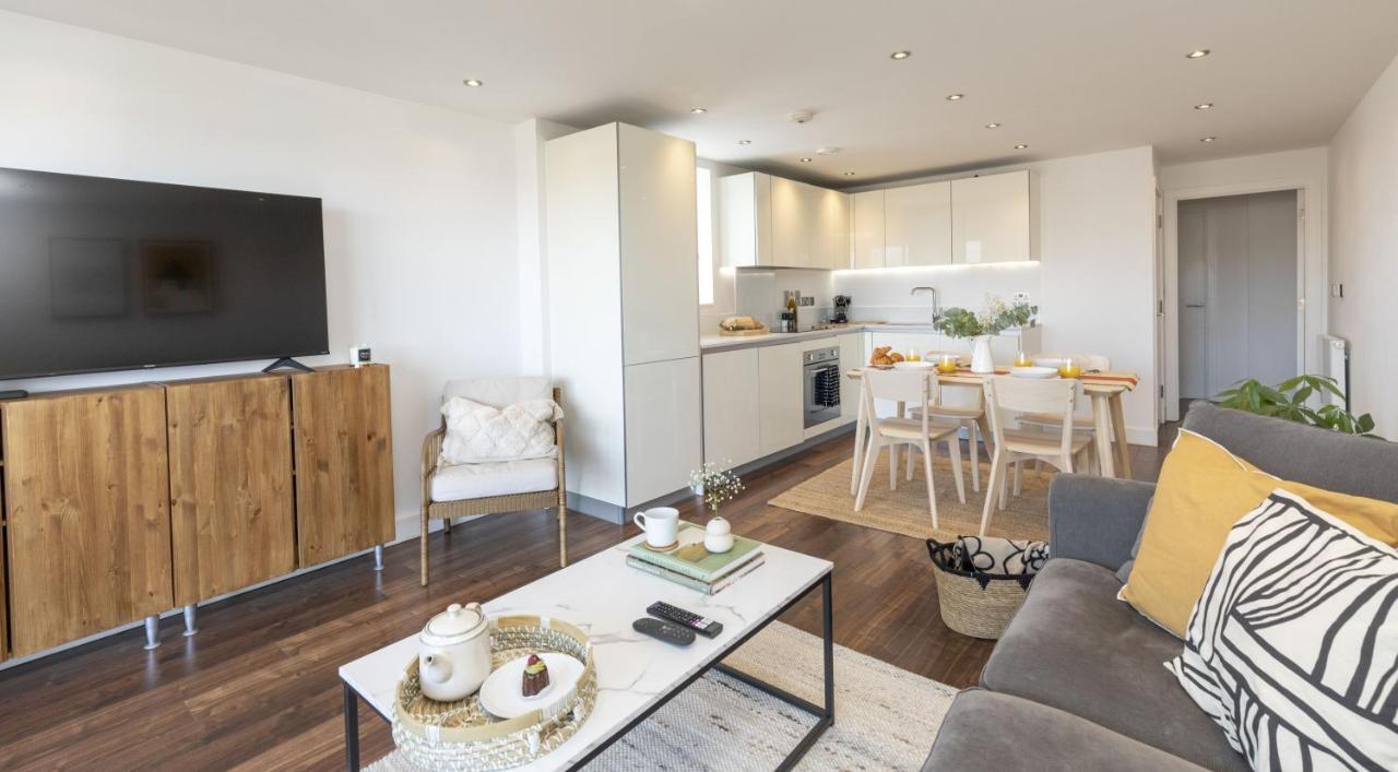 Modern Luxe Apt Just 10 Mins From Tower Bridge! Easy Access To Tube And Bus London Exterior foto